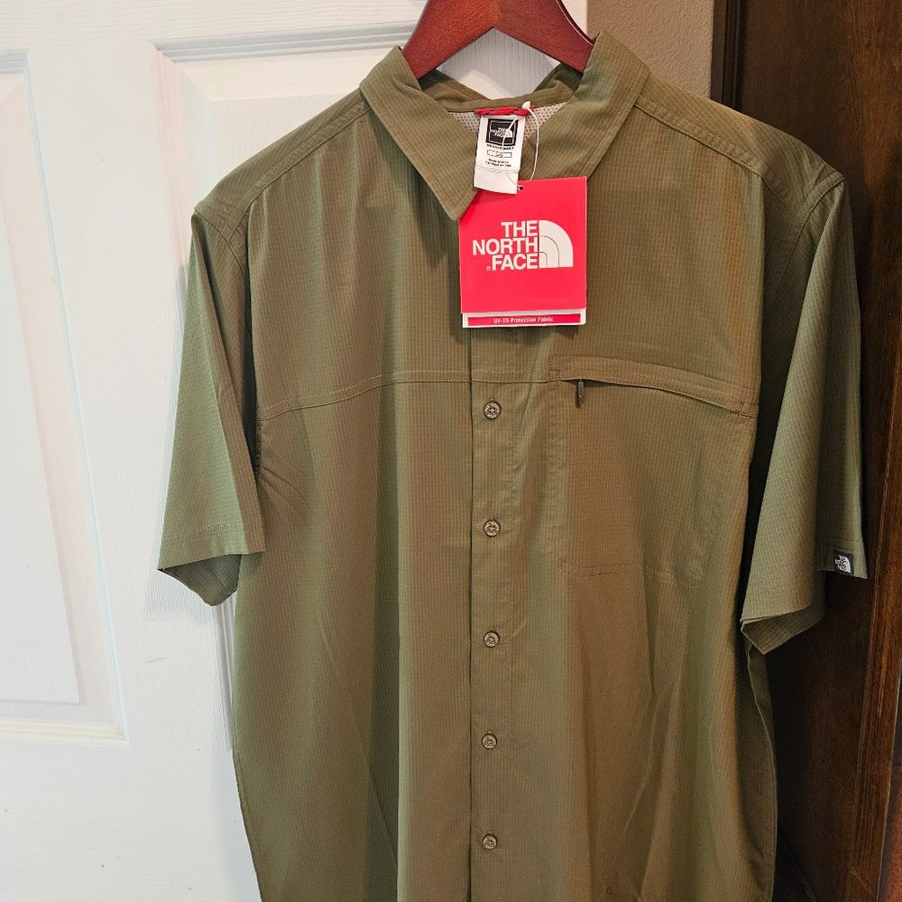 THE NORTH FACE SHORT SLEEVE SHIRT SIZE L NWT